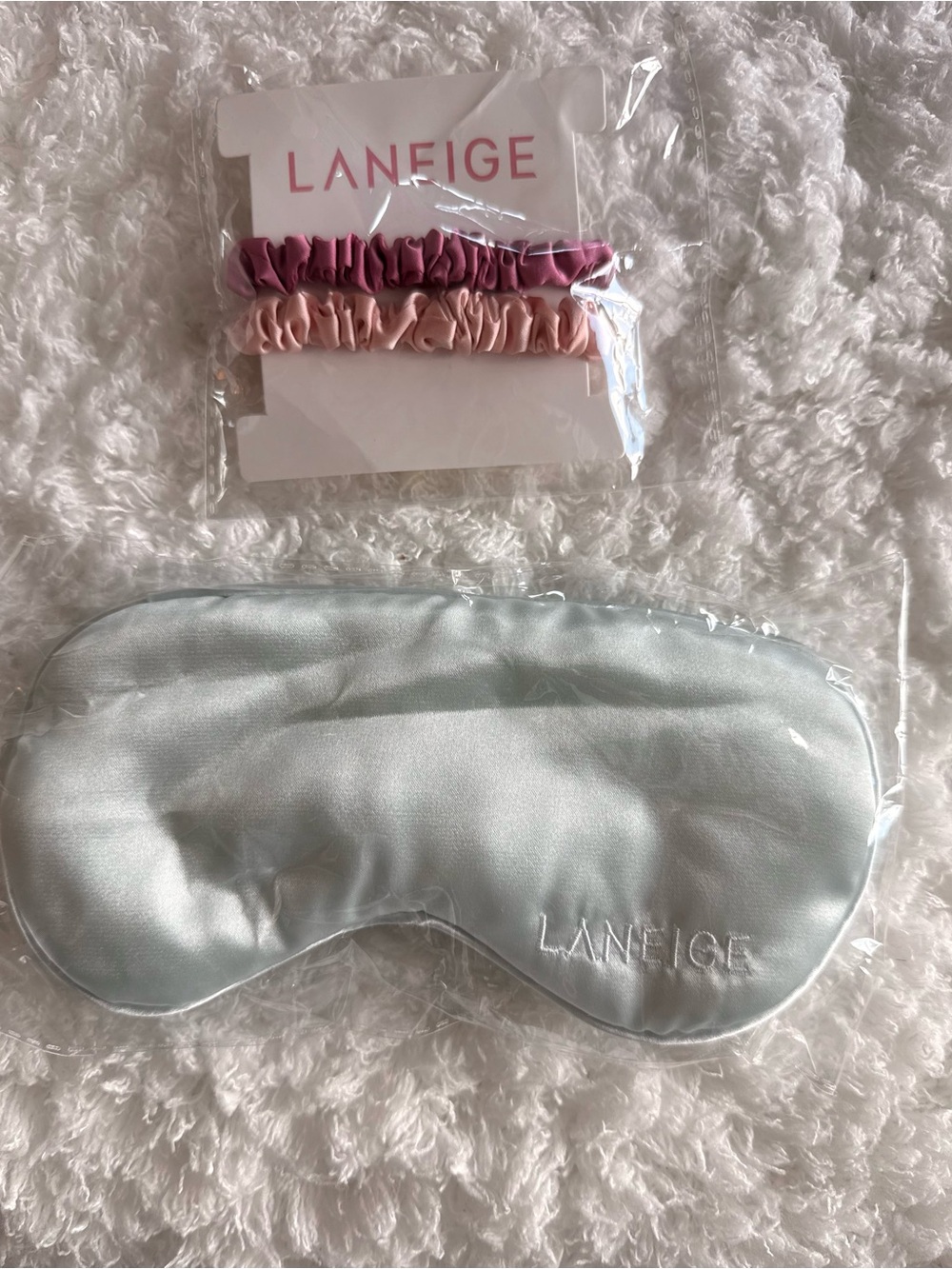 LANEIGE Satin Sleep Mask with Silver Mask and Pink Scrunchies